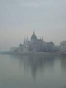 Parlament im Nebel