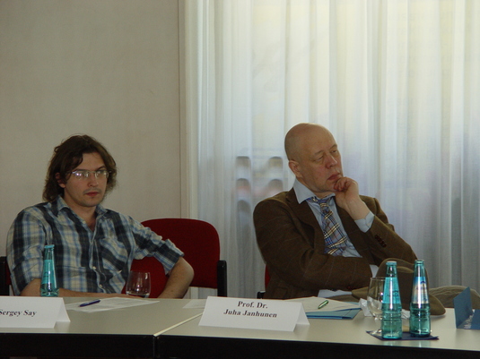Dr. Say und Prof. Dr. Janhunen